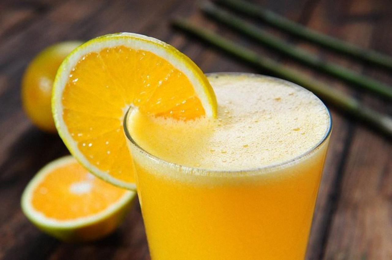 Как приготовить апельсиновый сок. Апельсиновый напиток. Апельсиновый сок. Свежевыжатый апельсиновый сок. Сок (напиток).